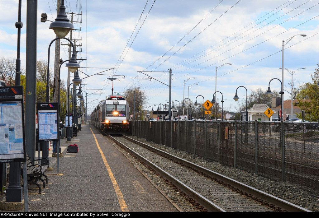 Pulling Into Little Silver Station